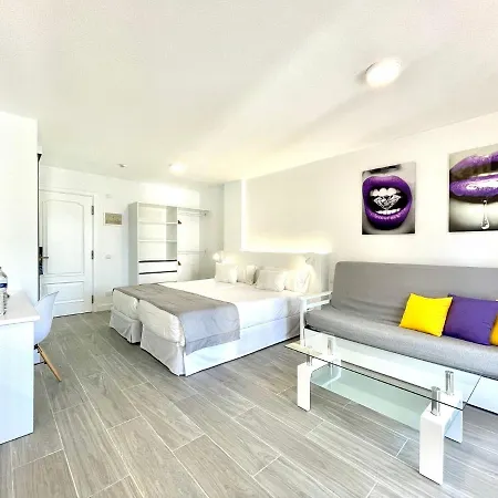아파트 Reformed Studio, Free Wifi,rooftop Pool With View, Near Playa Jardin