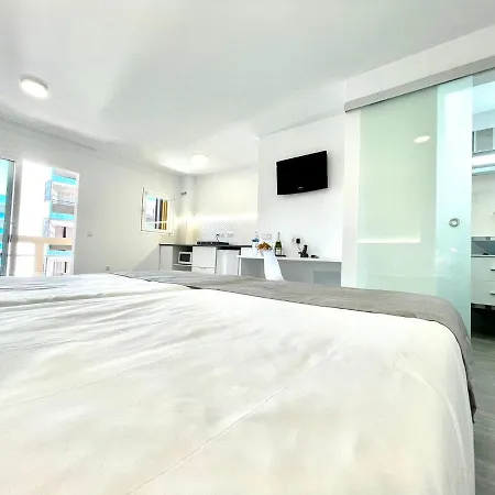 Reformed Studio, Free Wifi,rooftop Pool With View, Near Playa Jardin 아파트 *