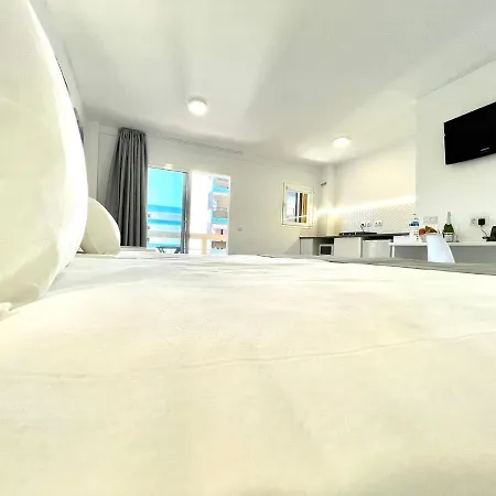 Reformed Studio, Free Wifi,rooftop Pool With View, Near Playa Jardin 푸에르토 드 라 크루즈